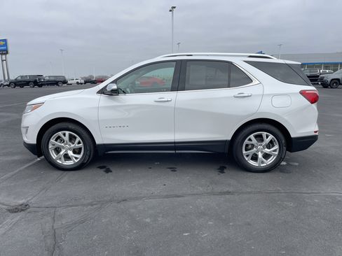 Used 2020 Chevrolet Equinox Premier image 2