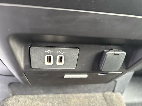 Used 2017 Ford F550 4x4 Regular Cab Super Duty w/ XLT Value Package image 17