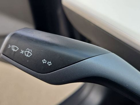 Used 2021 Tesla Model 3 Performance image 24