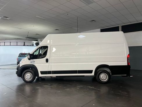 Used 2024 RAM ProMaster 3500 w/ Delivery Van Package image 11