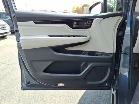 New 2026 Honda Odyssey Touring image 13