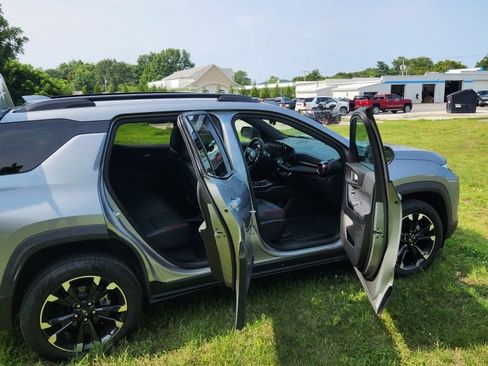 Used 2025 Chevrolet Equinox RS w/ Safety and Technology Package AWD/4WD image 10