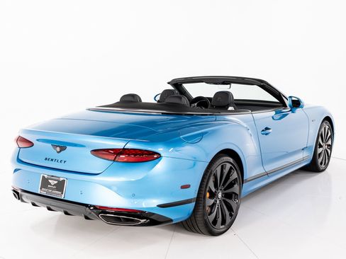 Used 2025 Bentley Continental GTC image 5