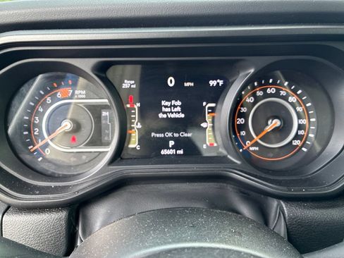 Used 2024 Jeep Wrangler Unlimited Rubicon AWD/4WD image 14