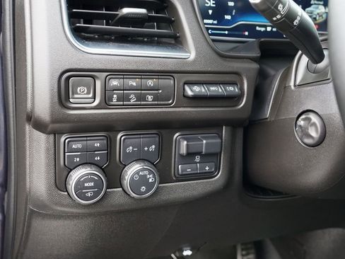 Used 2023 Chevrolet Suburban High Country AWD/4WD image 16