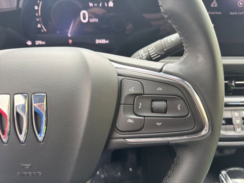 Used 2025 Buick Envista Sport Touring image 14