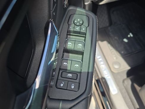 Used 2025 RAM 1500 Limited AWD/4WD image 14