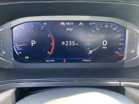 Certified 2022 Volkswagen Taos SEL image 17