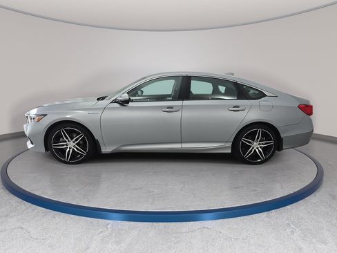 Used 2022 Honda Accord Touring image 8
