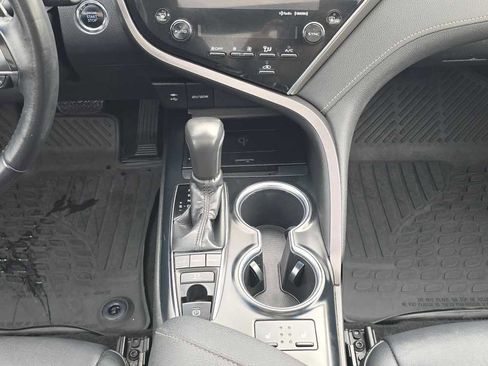 Used 2018 Toyota Camry XSE image 13