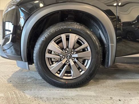 Certified 2024 Nissan Pathfinder SV w/ SV Premium Package AWD/4WD image 34