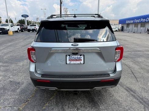 Used 2022 Ford Explorer XLT w/ Equipment Group 202A AWD/4WD image 8