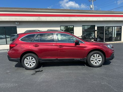 Used 2019 Subaru Outback 2.5i Premium AWD/4WD image 4