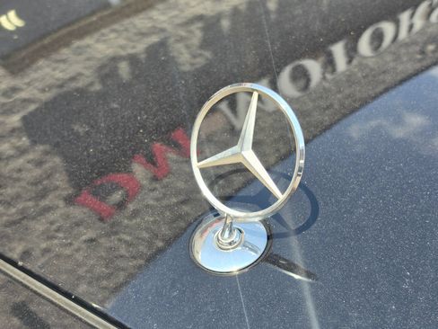 Used 2022 Mercedes-Benz S 580 4MATIC Sedan image 3