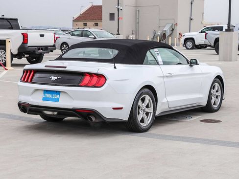 Used 2022 Ford Mustang Convertible RWD image 6