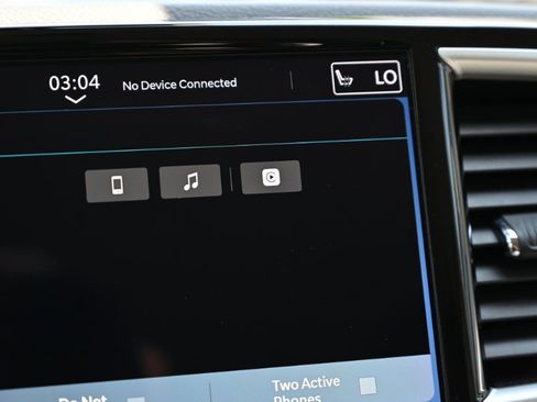 Used 2023 Chrysler Pacifica Touring-L FWD image 29