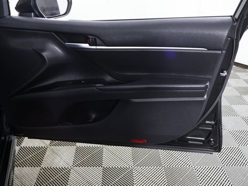 Used 2020 Toyota Camry SE w/ Convenience Package image 21