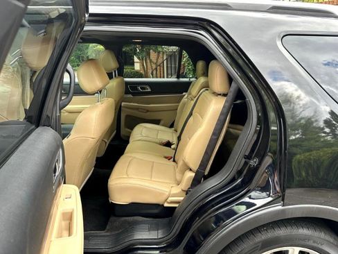 Used 2017 Ford Explorer Limited image 20