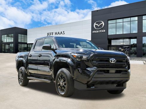 Used 2025 Toyota Tacoma SR w/ SR Upgrade Package image 4