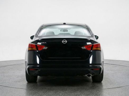 Used 2025 Nissan Altima 2.5 SV FWD image 7
