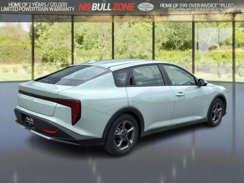 Used 2025 Kia K4 FWD image 5