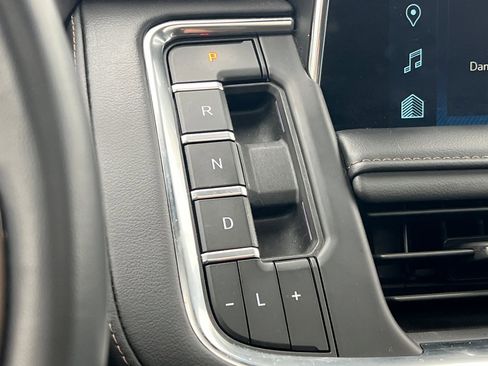 Used 2024 Chevrolet Suburban High Country w/ Premium Package 2 image 34