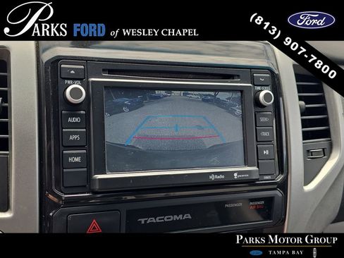 Used 2015 Toyota Tacoma 4x4 Access Cab V6 w/ TRD Sport Package image 19
