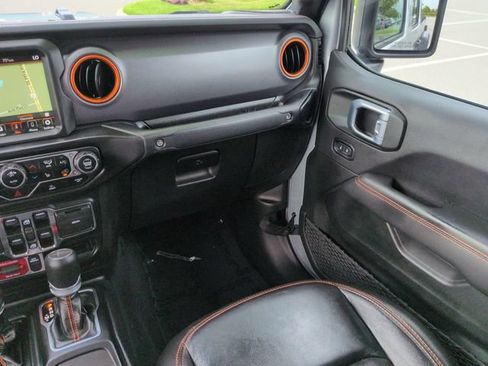 Used 2023 Jeep Gladiator Mojave w/ Cold Weather Group AWD/4WD image 17