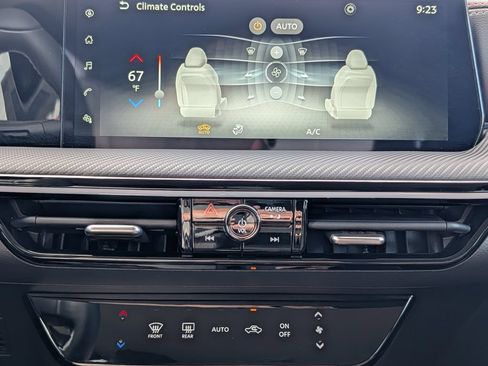 Used 2025 Nissan Kicks SR FWD image 24