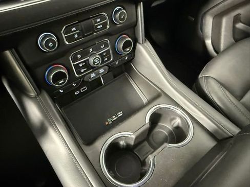 Used 2022 Chevrolet Tahoe Z71 w/ Luxury Package image 29