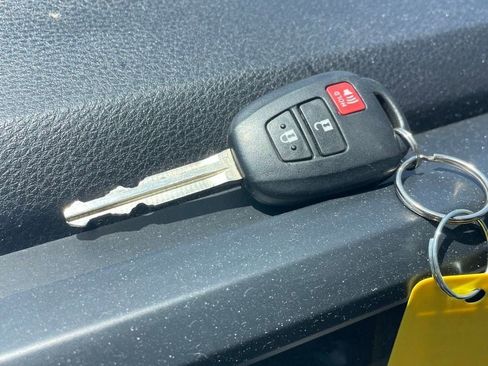 Used 2021 Toyota Tacoma SR AWD/4WD image 13