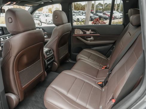 Used 2023 Mercedes-Benz GLS 450 4MATIC image 34