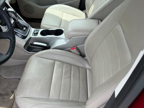 Used 2013 Ford C-MAX SEL FWD image 9