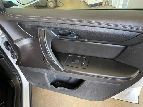 Used 2016 Chevrolet Traverse LT FWD image 24