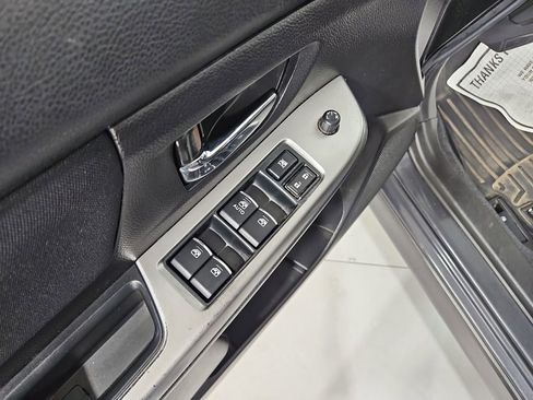 Used 2015 Subaru Crosstrek 2.0i Premium image 12