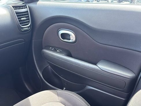 Used 2019 Kia Soul w/ Convenience Package FWD image 28