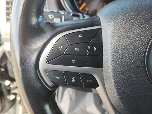 Used 2021 Jeep Grand Cherokee Laredo image 21