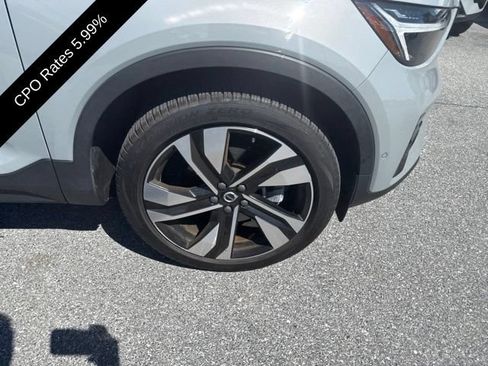 Used 2024 Volvo XC40 B5 Plus w/ Climate Package AWD/4WD image 2