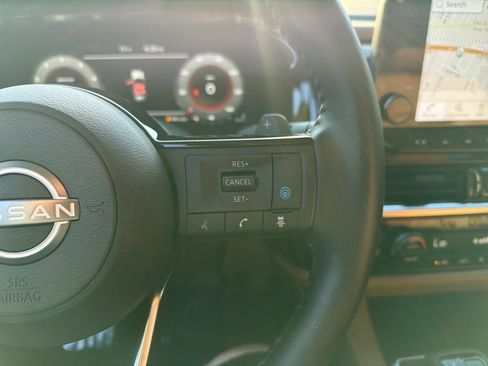 Used 2023 Nissan Pathfinder Platinum w/ Black Appearance Package image 23