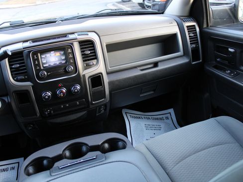 Used 2016 RAM 3500 Tradesman w/ Chrome Appearance Group RWD image 14
