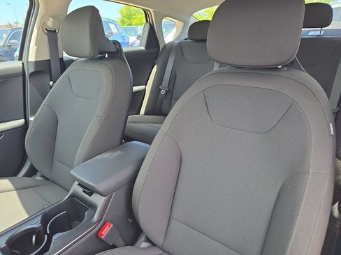New 2026 Kia K4 FWD image 21