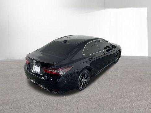 Used 2024 Toyota Camry SE image 40
