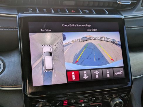 Used 2022 Jeep Grand Cherokee L Overland w/ Advanced Protech Group III image 25