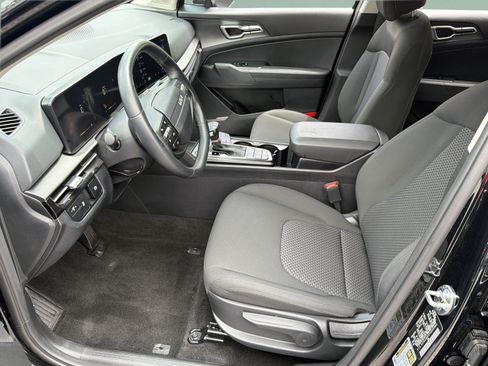 Certified 2026 Kia Sportage LX FWD image 25