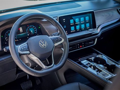 New 2026 Volkswagen Atlas SE image 10