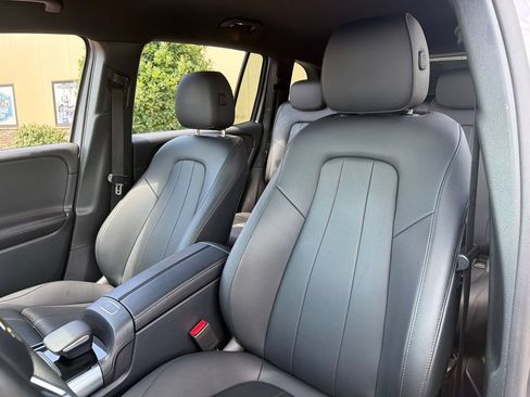 Used 2022 Mercedes-Benz GLB 250 4MATIC image 16