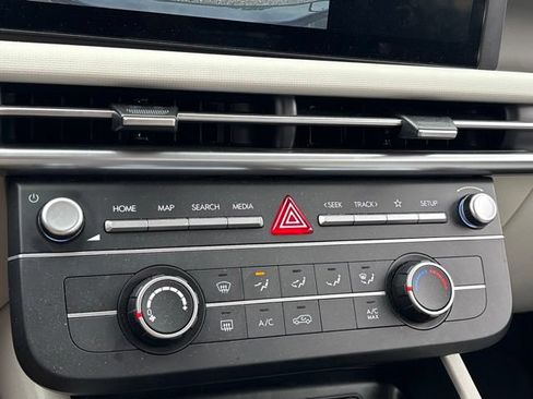Used 2025 Hyundai Tucson SE AWD/4WD image 15
