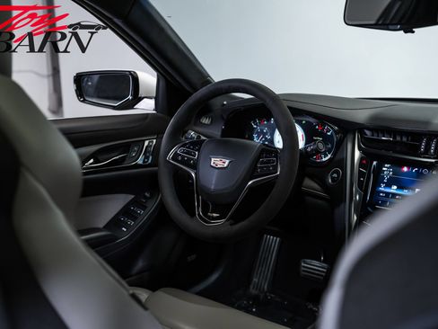 Used 2017 Cadillac CTS V w/ Luxury Package RWD image 54