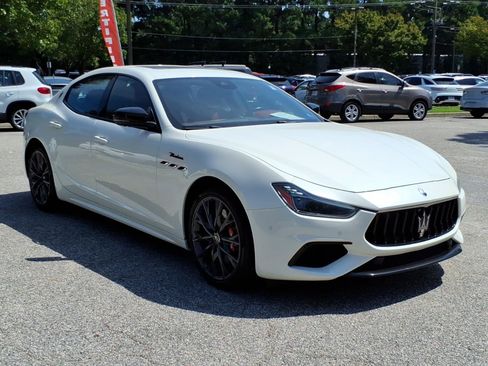 Used 2022 Maserati Ghibli Modena RWD image 5