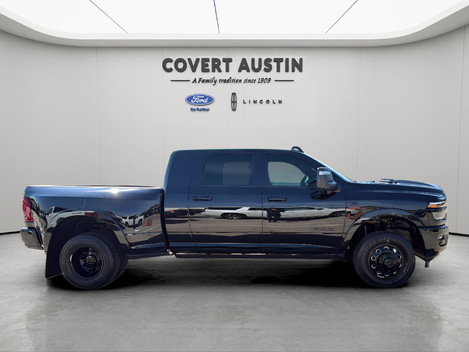 Used 2026 RAM 3500 Limited AWD/4WD image 6
